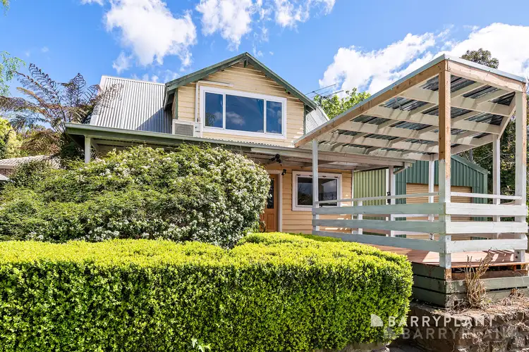 6 Carawa Street, Cockatoo VIC 3781