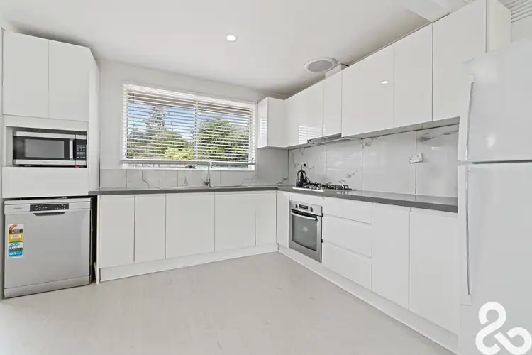 Third view of Homely house listing, 5 Otway Court, Lalor VIC 3075