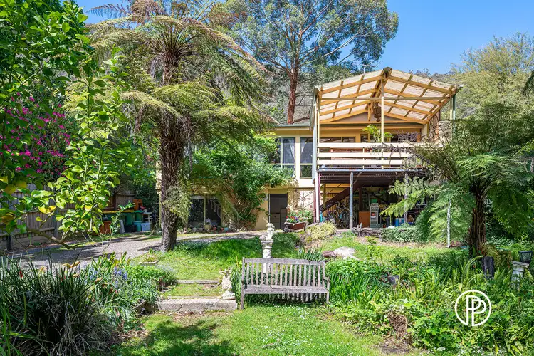 9 Oak Avenue, Warburton VIC 3799