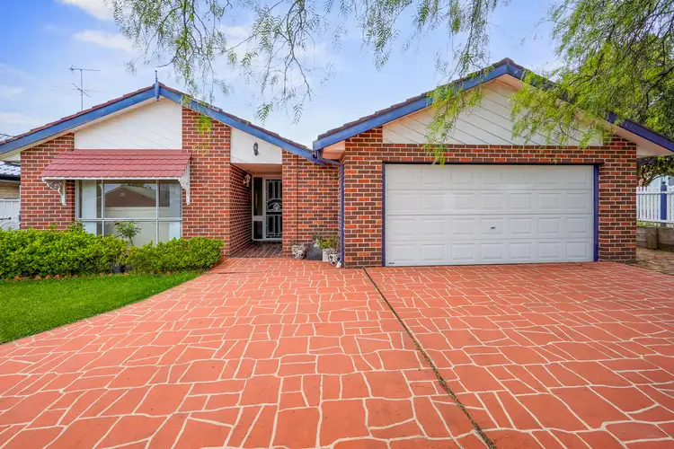 2 Lisa Street, Quakers Hill NSW 2763