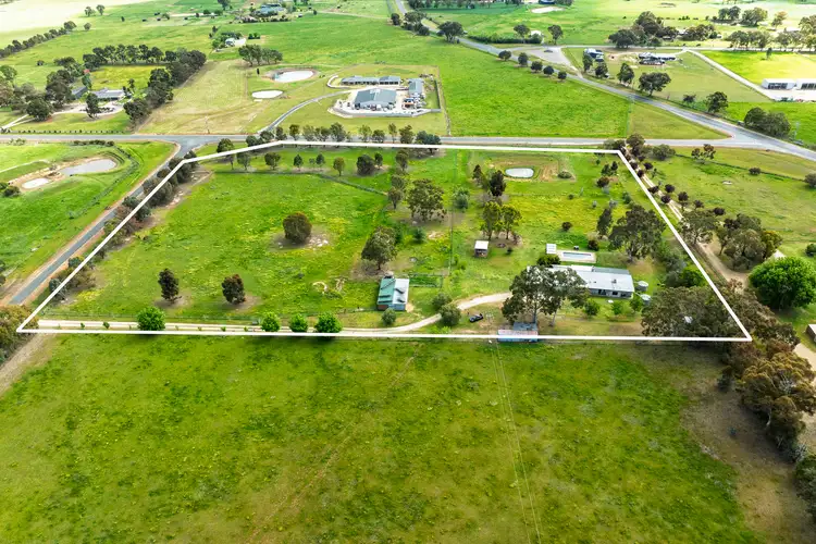 19 Raven Close, Table Top NSW 2640
