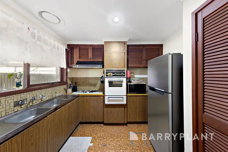 Fifth view of Homely house listing, 32 Pottenger Way, St Albans VIC 3021