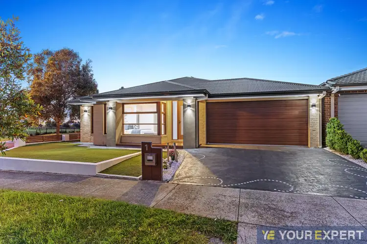 1 Almondbank Road, Cranbourne East VIC 3977