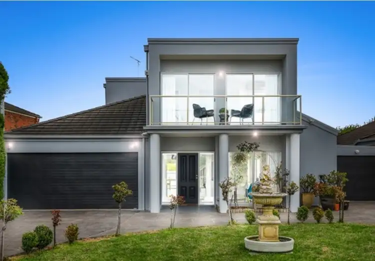 16 England Road, Glen Waverley VIC 3150