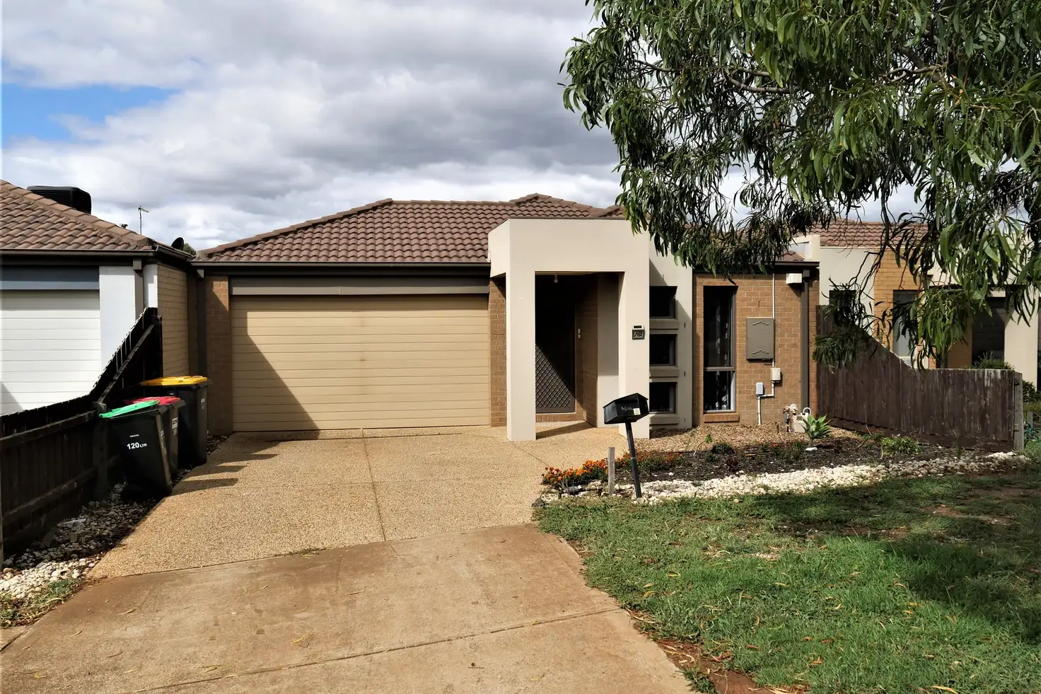 Main view of Homely unit listing, 1/168 Exford Road, Melton South VIC 3338