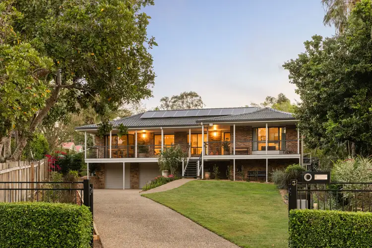 3 Rees Way, Brookfield QLD 4069