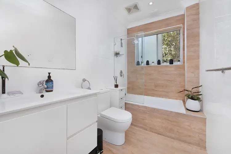 Fifth view of Homely apartment listing, 2/30 Moore Street, Coogee NSW 2034