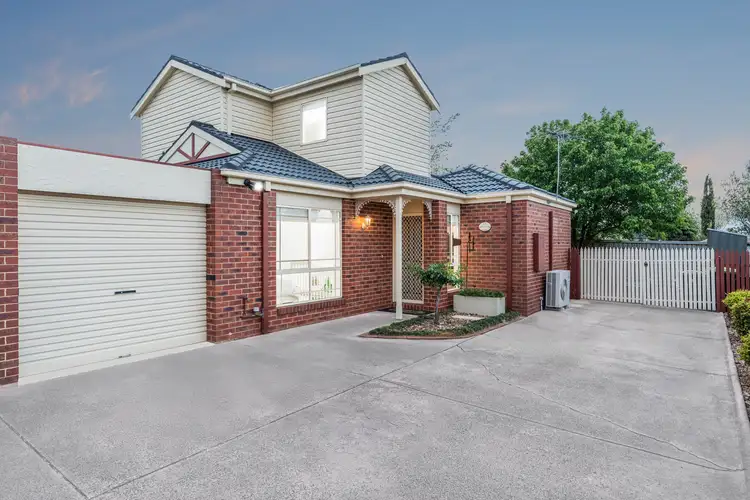 2/4 Keating Court, Highton VIC 3216
