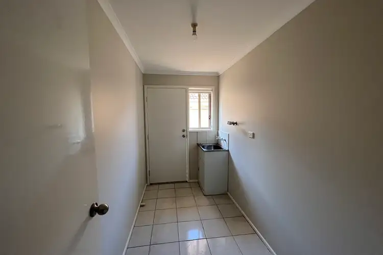Fifth view of Homely unit listing, 2/52 Currunghi Court, St Albans VIC 3021