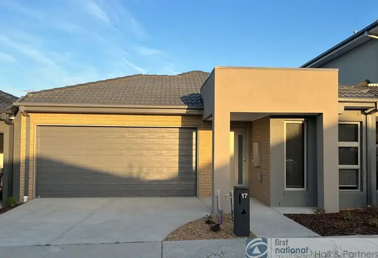 17 Scotland Circuit, Cranbourne West VIC 3977