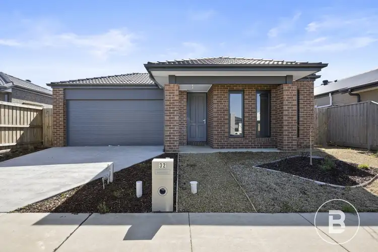 32 Steamboat Avenue, Winter Valley VIC 3358