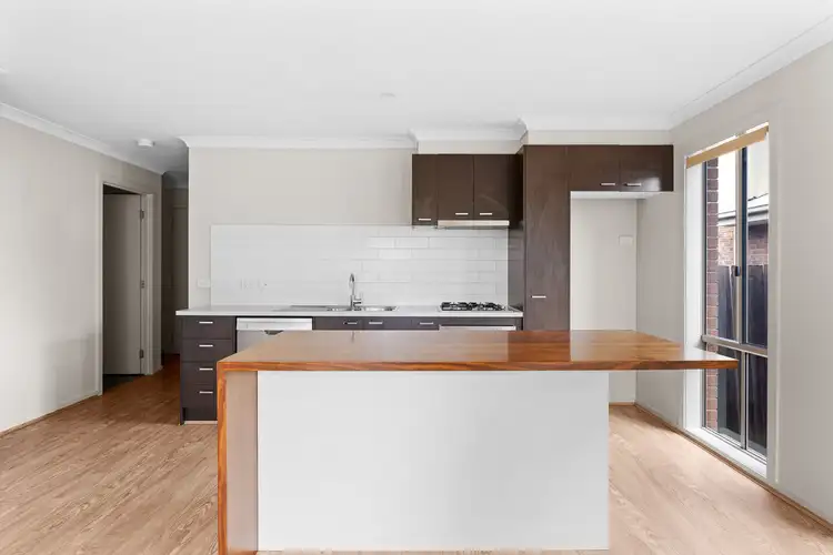 Main view of Homely unit listing, 2/31 Beech Street, Langwarrin VIC 3910