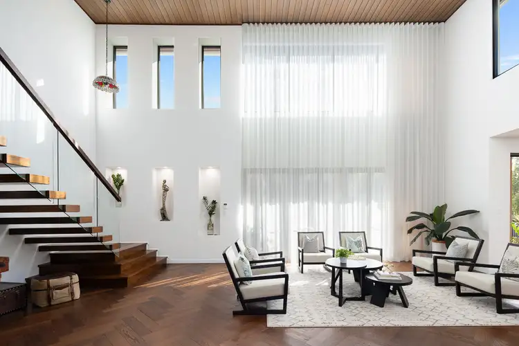 21 Boongala Road, Broadbeach Waters QLD 4218