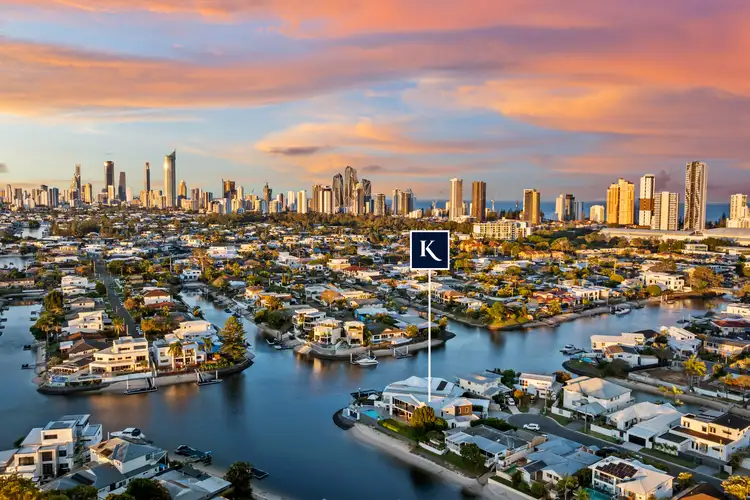 13 Crest View Key, Broadbeach Waters QLD 4218