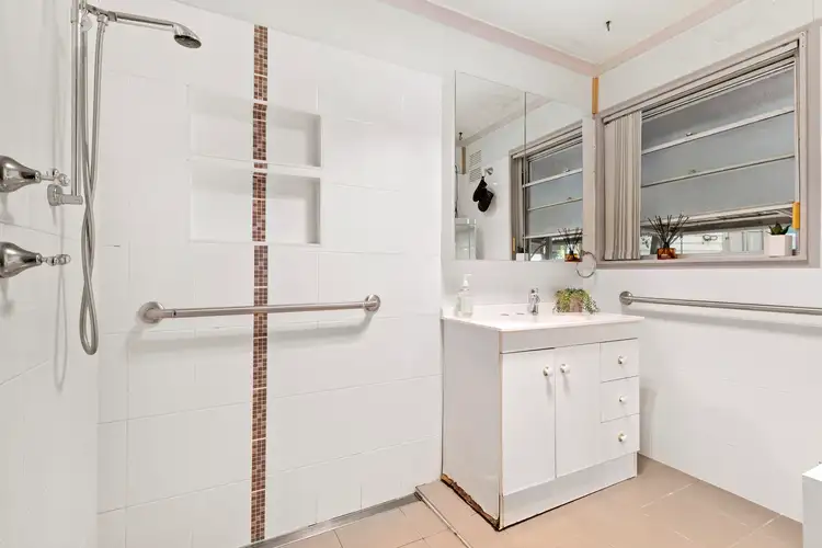 Sixth view of Homely house listing, 17 Gibbon Close, Thornton NSW 2322