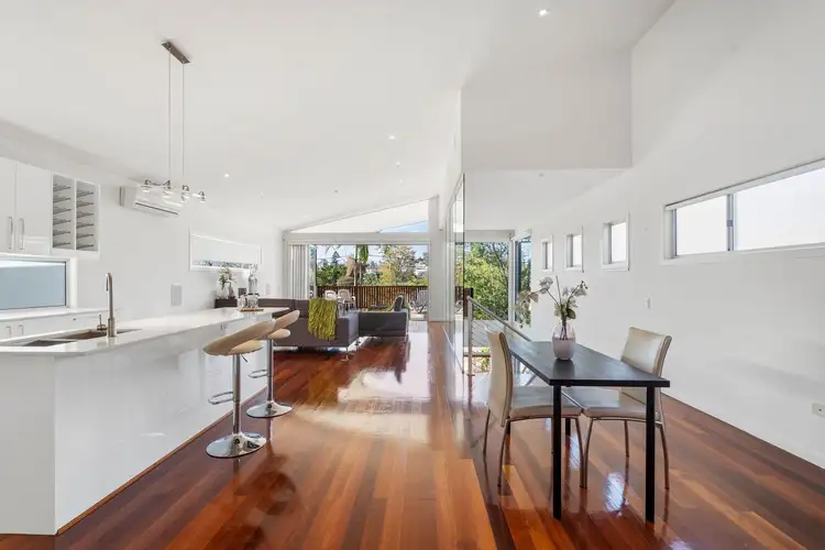 151 Macrossan Avenue, Norman Park QLD 4170