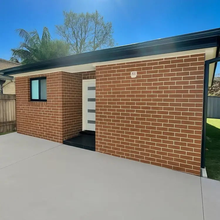 9a Cluden Close, Toongabbie NSW 2146