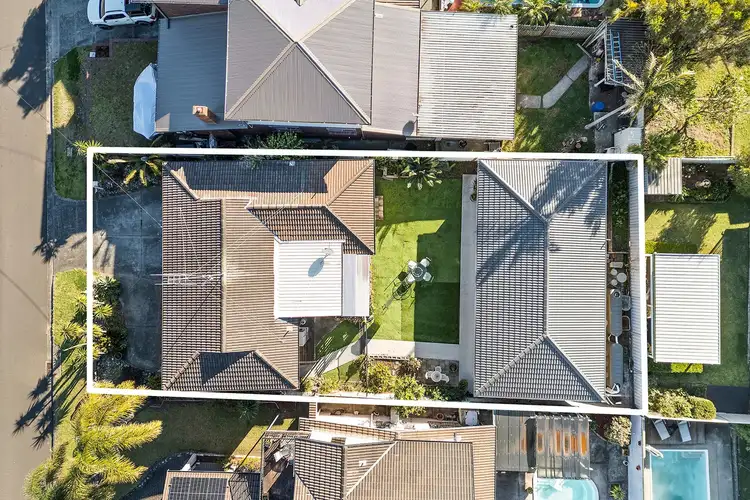 13 Lawrence Avenue