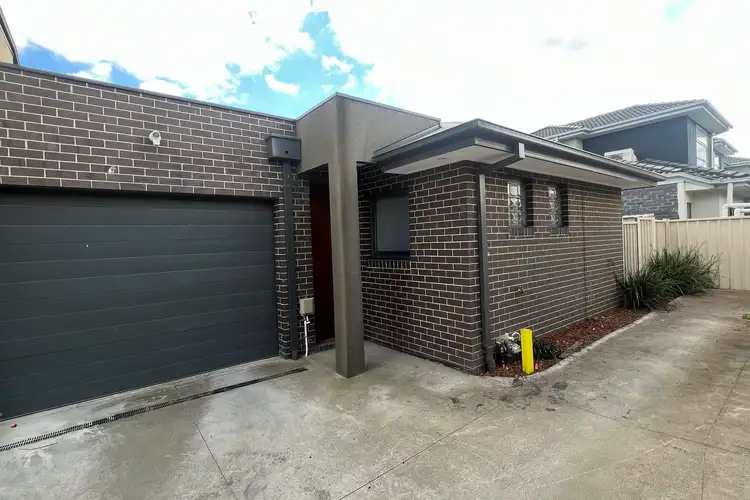 4/138-140 St Vigeons Road, Reservoir VIC 3073