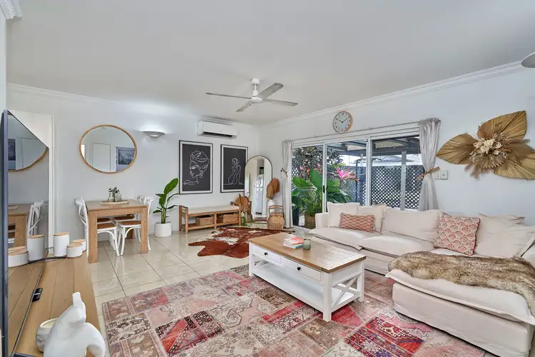 10/389-397 Mccoombe Street, Mooroobool QLD 4870