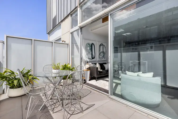 26/4 Victoria Street