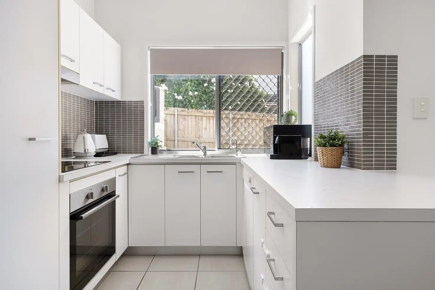 Main view of Homely townhouse listing, 2/2-10 Cascade Drive, Underwood QLD 4119