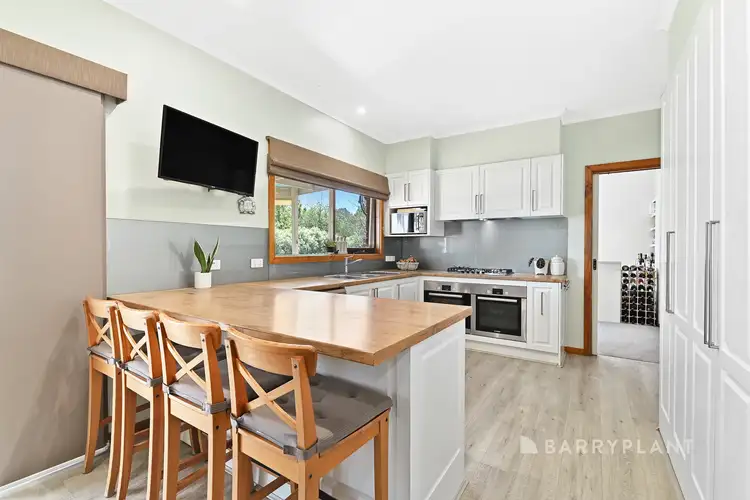 Fifth view of Homely house listing, 8 Glover Court, Berwick VIC 3806