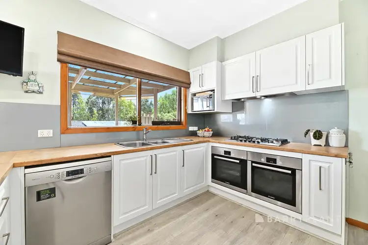 Sixth view of Homely house listing, 8 Glover Court, Berwick VIC 3806