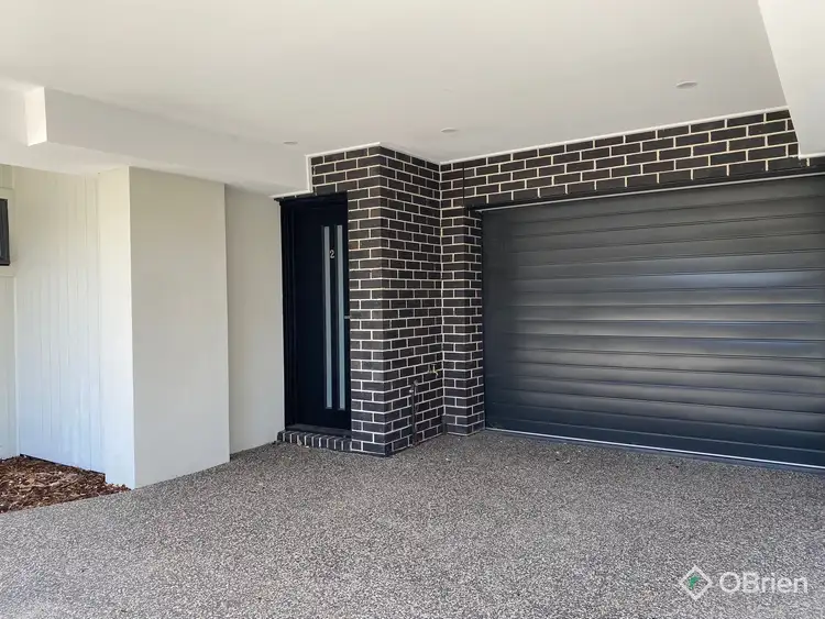 2/84 George Street, St Albans VIC 3021