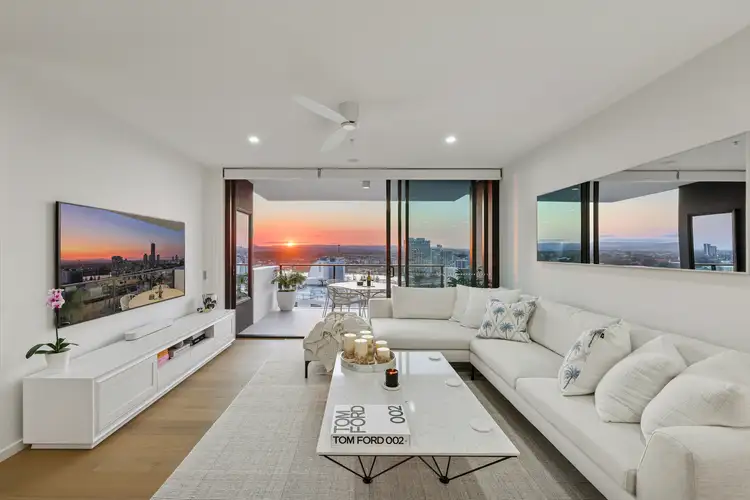 176/25 Woodroffe Avenue, Main Beach QLD 4217