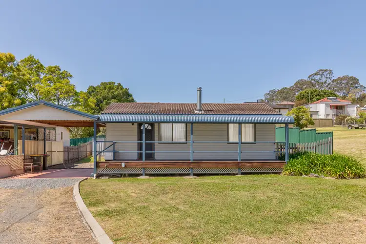 17 Hancock Avenue, Dungog NSW 2420