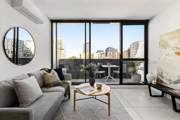 504/108 Queensberry Street