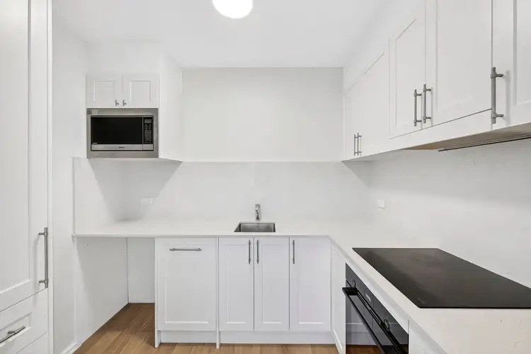 Third view of Homely unit listing, 10/5 Avalon Parade, Avalon Beach NSW 2107