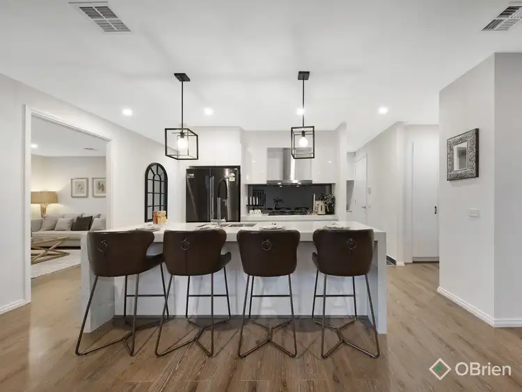 35 Wave Avenue, Mount Waverley VIC 3149