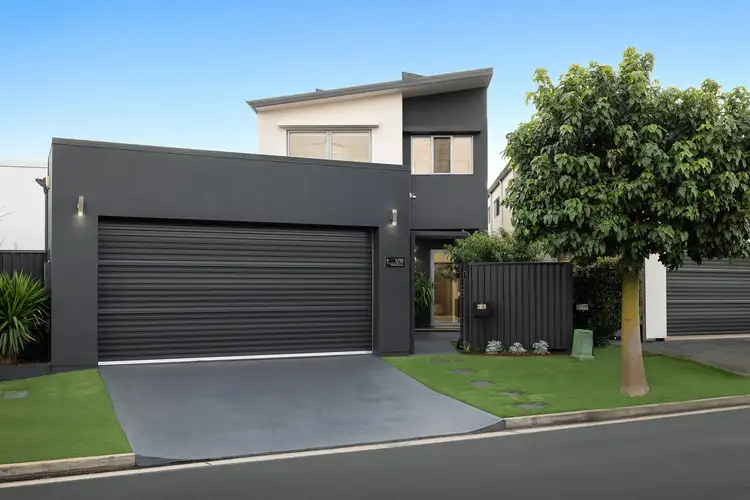 Fourth view of Homely house listing, 1/10 Nootka Court, Broadbeach Waters QLD 4218