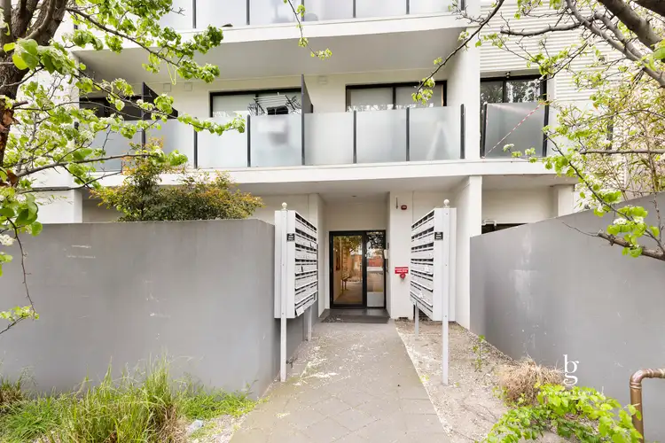 2 & 3/949 Dandenong Road