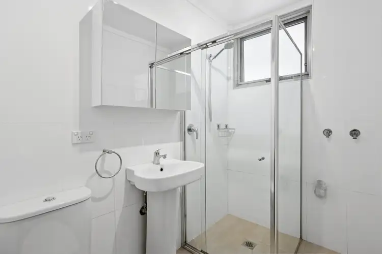 Fifth view of Homely apartment listing, 4/17 Surfview Road, Mona Vale NSW 2103