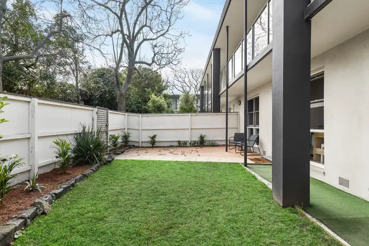 15/18 Cochrane Street