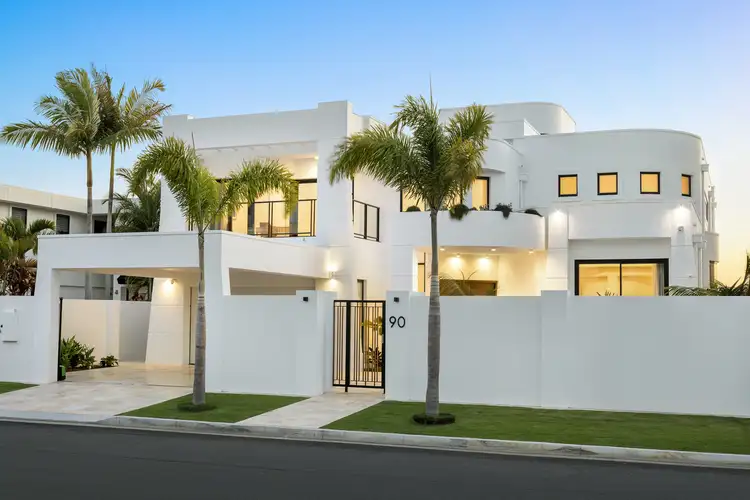 90 Admiralty Drive, Paradise Waters QLD 4217