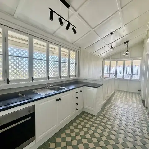 Main view of Homely terrace listing, 4/11 Melton Terrace, Townsville City QLD 4810