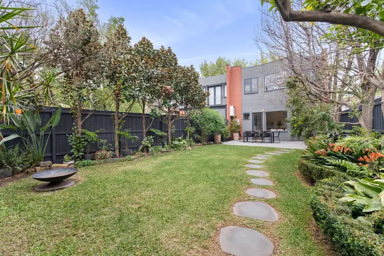 10 Pozieres Avenue, Elwood VIC 3184