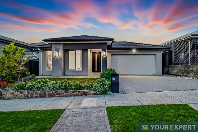 10 Charleston Chase, Berwick VIC 3806