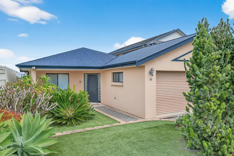 19 Britannia Parade, Hindmarsh Island SA 5214