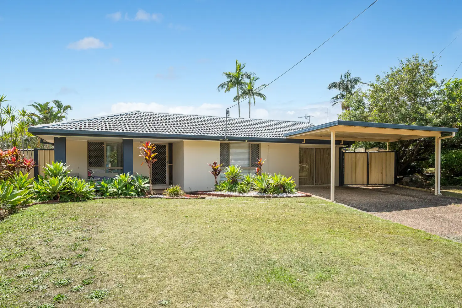 Main view of Homely house listing, 10 Windsong Court, Hillcrest QLD 4118
