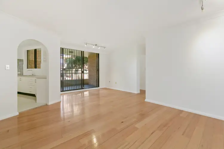 Main view of Homely apartment listing, 4/29-35 Roslyn Gardens, Elizabeth Bay NSW 2011