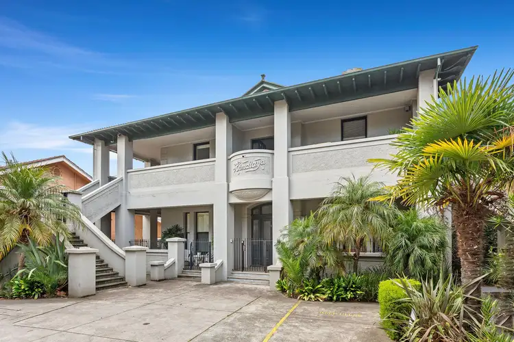 2/10 Tennyson Street, St Kilda VIC 3182