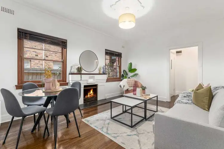 2/38 Barkly Street, St Kilda VIC 3182