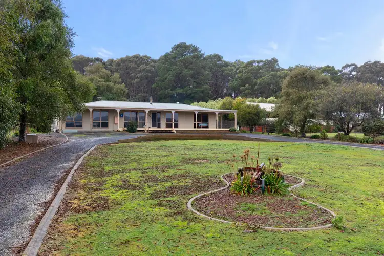 6 Corbetts Road, Gordon VIC 3345