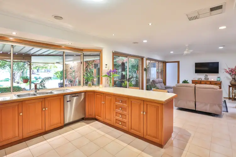 Sixth view of Homely house listing, 10 Angelo Court, Mildura VIC 3500