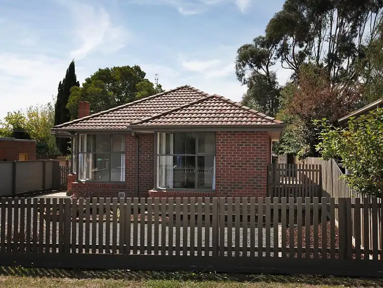36 Morris Road, Woodend VIC 3442